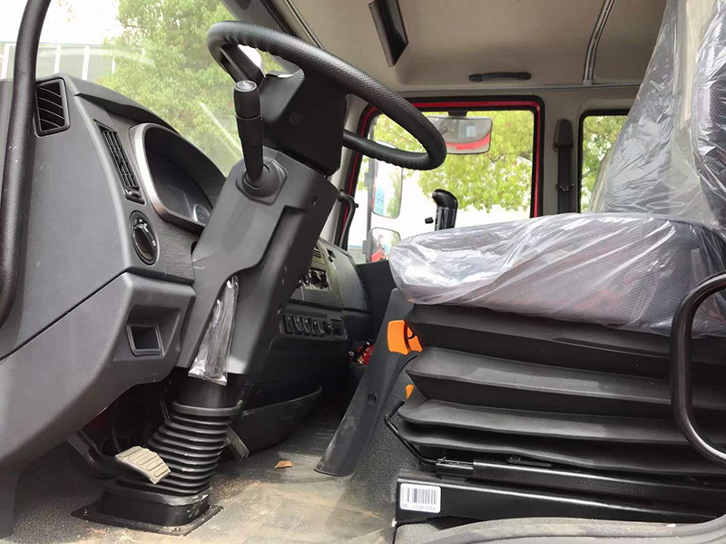 國六東風(fēng)錦程小三軸平板運輸車