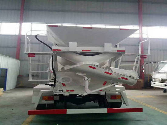 楚風后八輪攪拌車8-10方